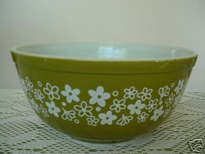 Pyrex mixing bowel crazy daisey 2 1/2 qt