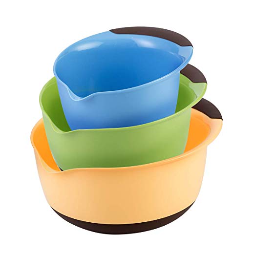 Plastic Mixing Bowl-Set of 3 Serving Bowls With Pour Spouts and Handle, Non-Skid Rubber Bottom, Nest For Easy Storage, BPA Free, 1.5qt, 3qt, 5qt