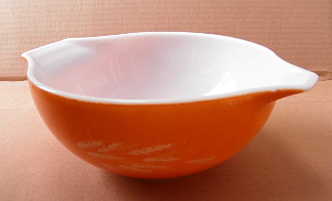 Vintage Pyrex 443 Harvest Wheat Cinderella Mixing Bowl - 2.5 Liters - 8 3/4 inches in diameter x 3 3/4 inches tall